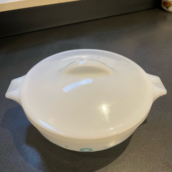 Vintage Glasbake Two Quart Covered Casserole Dish - Picture 11 of 13